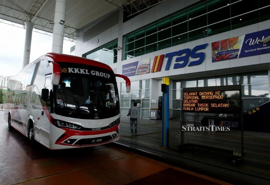 MCO: Express bus operators lament income loss; 1,100 drivers face axe