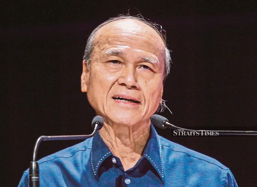 Remembering Tun Hanif Omar: Lam Thye Reflects On Legacy Of Former IGP ...