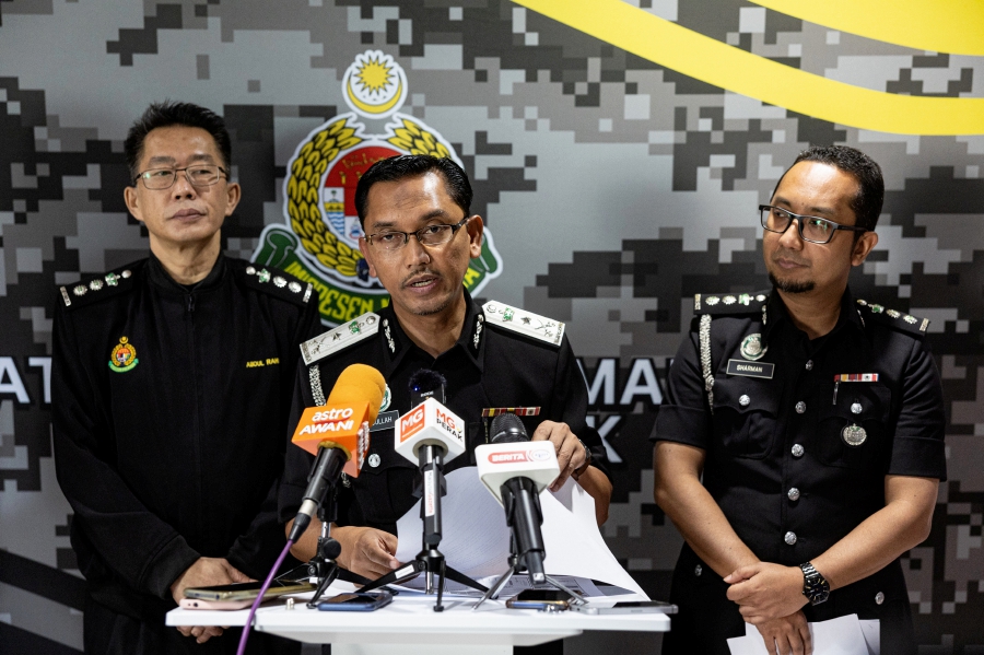 State Immigration Department (JIM) director Meor Hezbullah Meor Abd Malik said that of the total, 244 were men, 91 were women and 15 were children. - BERNAMA pic