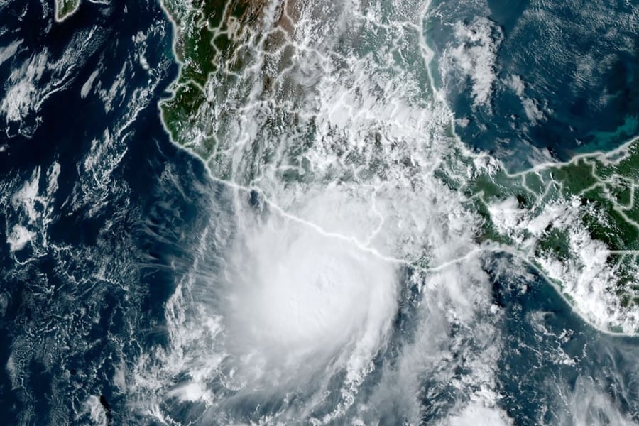 'Extremely dangerous' Hurricane Otis bears down on Mexico's Acapulco