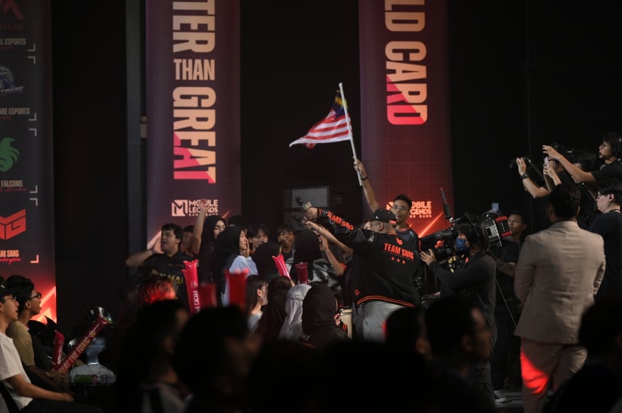 The Youth and Sports Ministry has shown strong support by organising a send-off ceremony for two Malaysian teams — HomeBois and Team SMG — to the Mobile Legends: Bang Bang M5 World Championship, commonly known as the M5 World Championship, in Manila from Dec 2-17. Pic credit MPL Malaysia