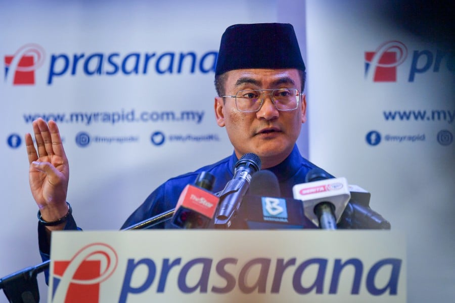 Prasarana president and group chief executive officer, Mohd Azharuddin Mat Sah added that Prasarana will continuously monitor its service performance and identify areas for improvement and implement measures to address them, ultimately delivering a better experience for its customers. -BERNAMA PIC