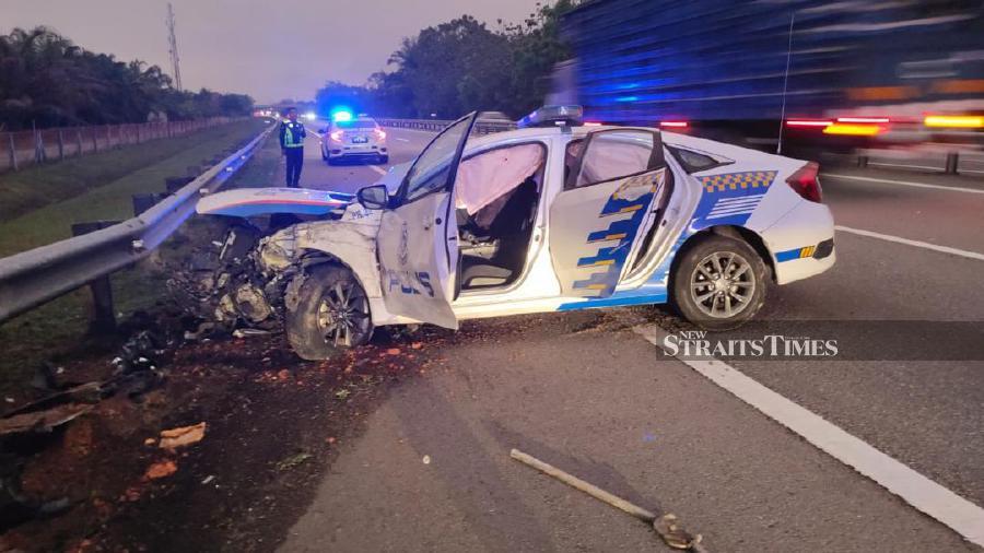 Earlier, Berita Harian reported that two policemen, a corporal and a lance corporal aged 38 and 29, were involved in the accident when the MPV they were in hit a metal object thrown from the vehicle driven by the suspect. -Pic courtesy of PDRM