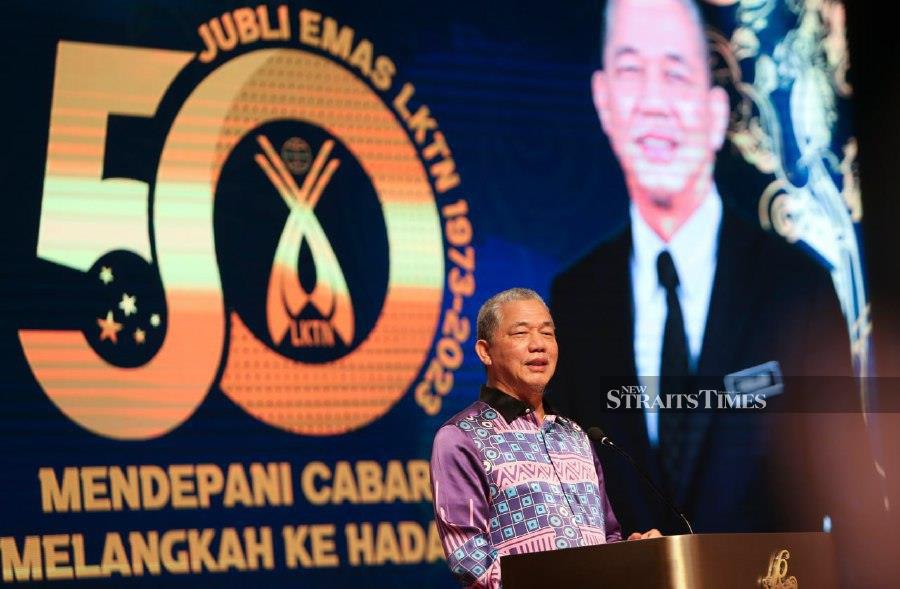 Deputy Prime Minister Datuk Seri Fadillah Yusof tonight said Perikatan Nasional leaders had yet to meet him over the allocation for opposition members of parliament. - NSTP/ NIK ABDULLAH NIK OMAR