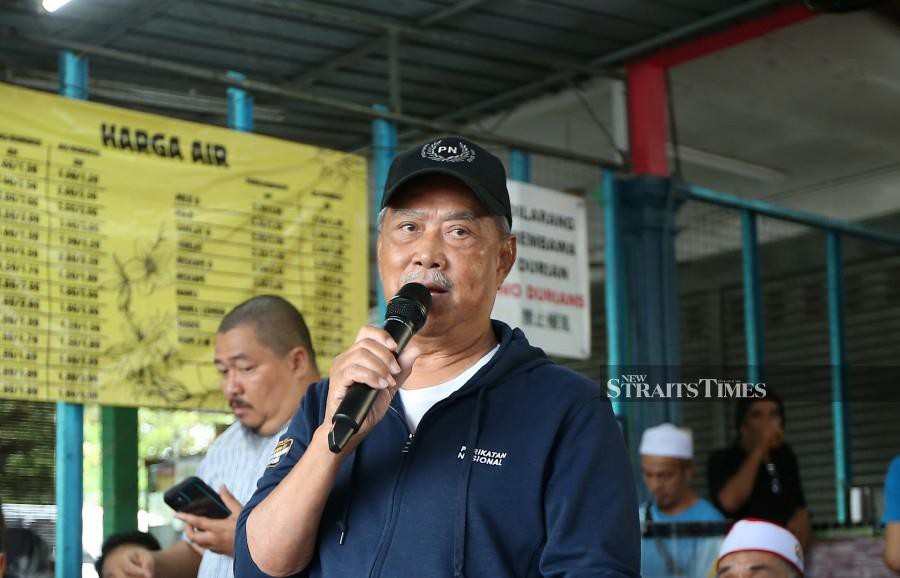 Perikatan Nasional chairman Tan Sri Muhyiddin Yassin has asked if the federal government’s move to do away with providing subsidies has any links with the International Monetary Fund (IMF). NSTP/MIKAIL ONG