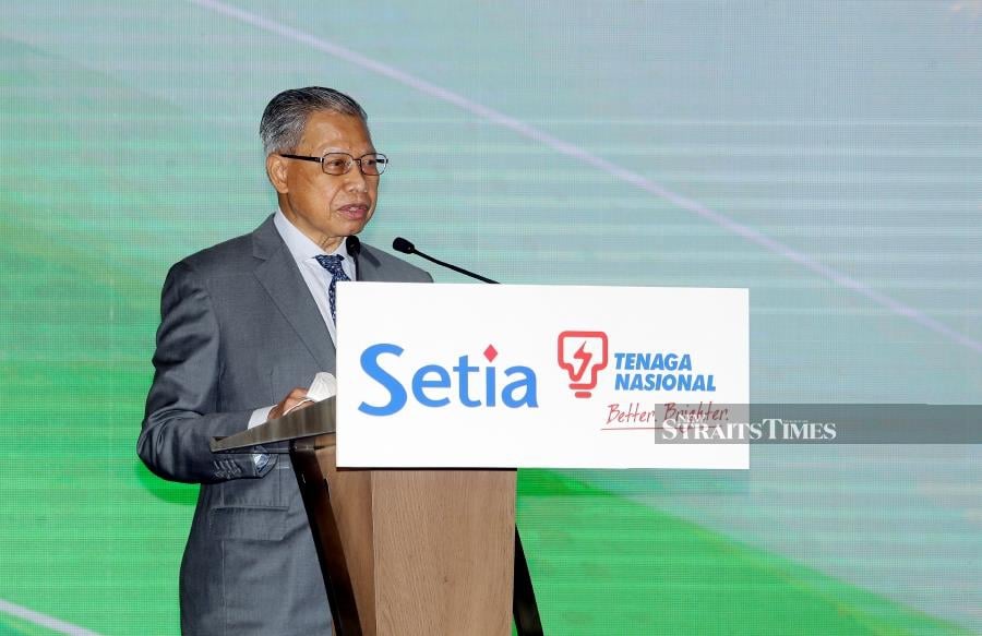 Minister in the Prime Minister’s Department (Economy) Datuk Seri Mustapa Mohamed said all parties must collectively join hands to prioritise water, energy, and environmental preservation, as Malaysia transitions towards becoming a high-income nation by 2025. - NSTP/MOHD FADLI HAMZAH