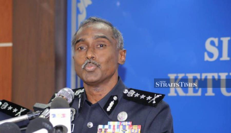 Johor police chief Commissioner M. Kumar says two policemen arrested in connection with an extortion case have been released on police bail after police failed to extend the remand orders against them. NSTP filepic