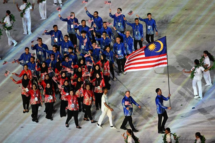 It is easy to set a target but it’s tough to achieve it. That also applies to the Malaysian Athletics Federation (MAF) which has set a 10-gold target for the Sea Games track and field events which begins tomorrow at Morodok Techno National Stadium in Phnom Penh. - AFP file pic
