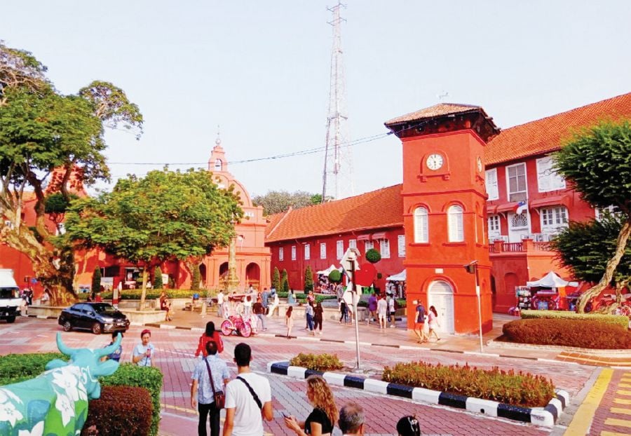The Melaka state government aims to attract around one million tourists from China, with at least a three-night stay in Melaka, during Visit Melaka Year 2024 (TMM 2024). -- Filepic