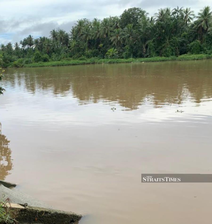 Sungai Golok’s water level has reached 8m, which is the warning level. - NSTP/File pic