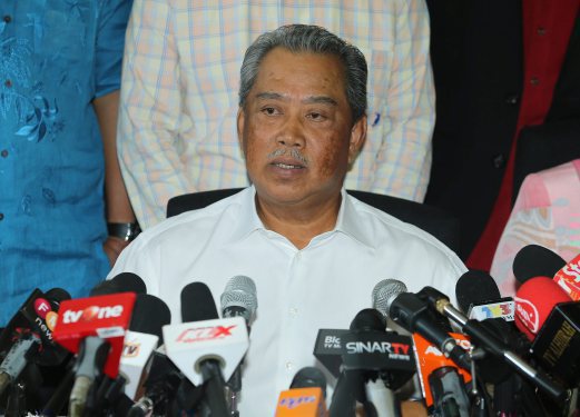 Muhyiddin to join hands with Opposition | New Straits ...