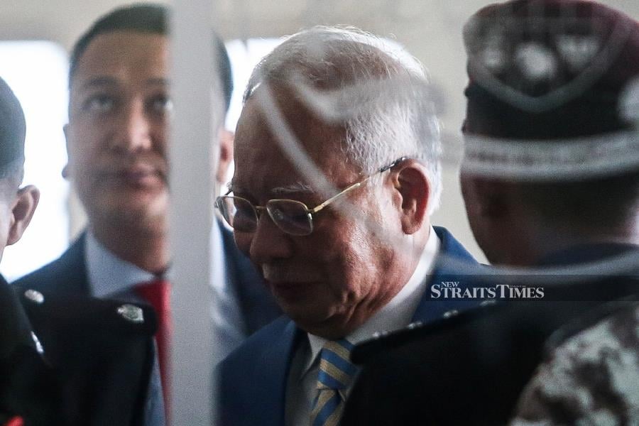 The Malaysian Bar has filed a judicial review to challenge the Pardons Board over its decision to reduce former Prime Minister Datuk Seri Najib Razak's prison term by half for his SRC International corruption conviction. - NSTP/GENES GULITAH