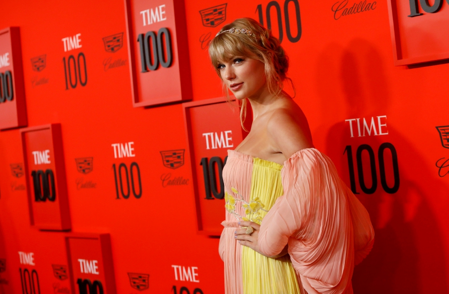 Taylor Swift Announces Release Of New Single Me During