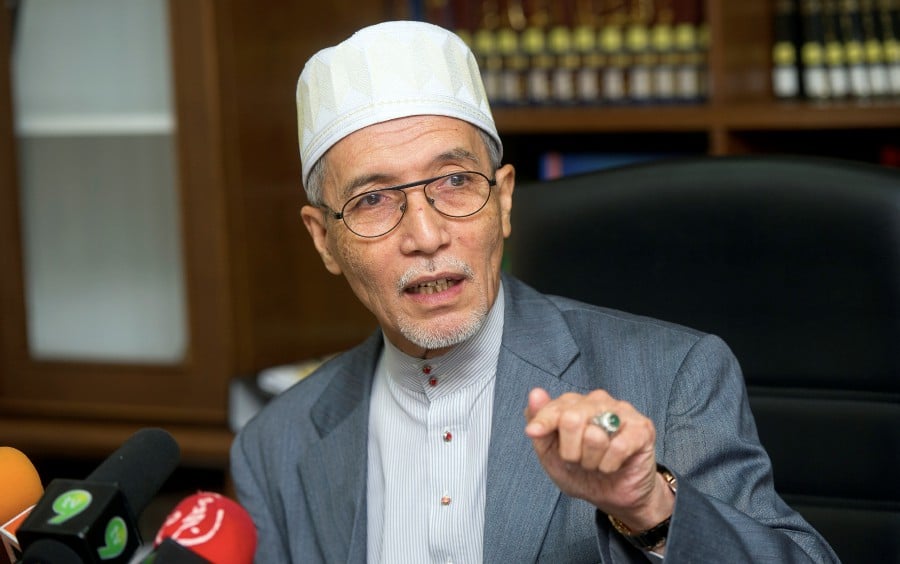 Kelantan Mufti Datuk Mohamad Shukri Mohamad, however, said they can pray for the positive result from the case. - BERNAMA Pic