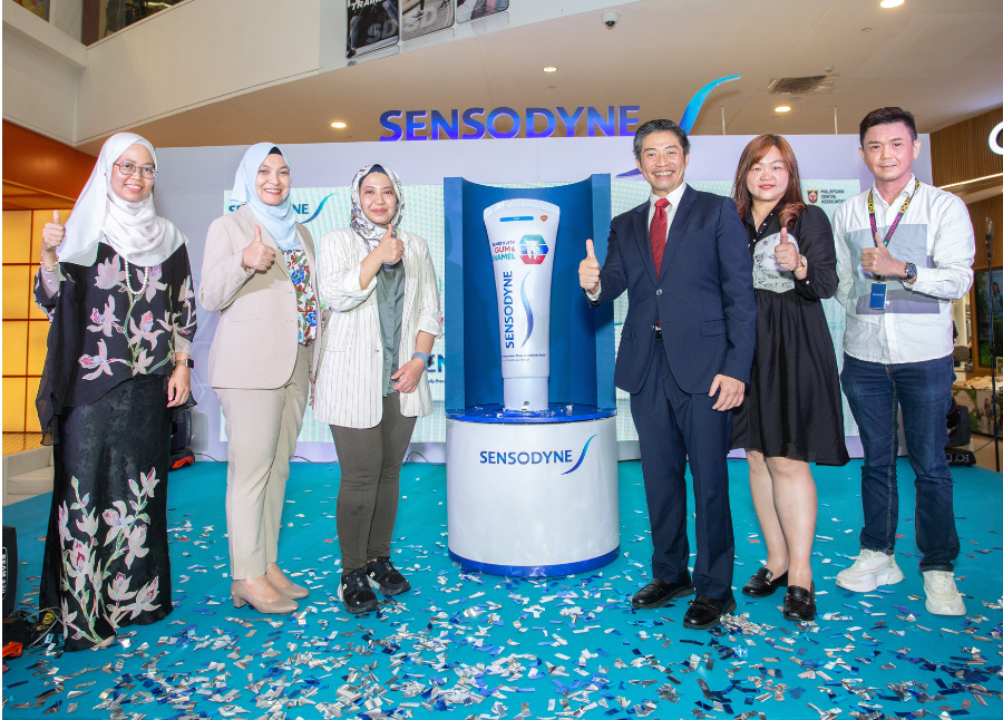 Haleon will be partnering with MDA to offer free dental check-ups in 1,000 clinics across Malaysia for one month starting from April 14. - File pic credit (Sensodyne)