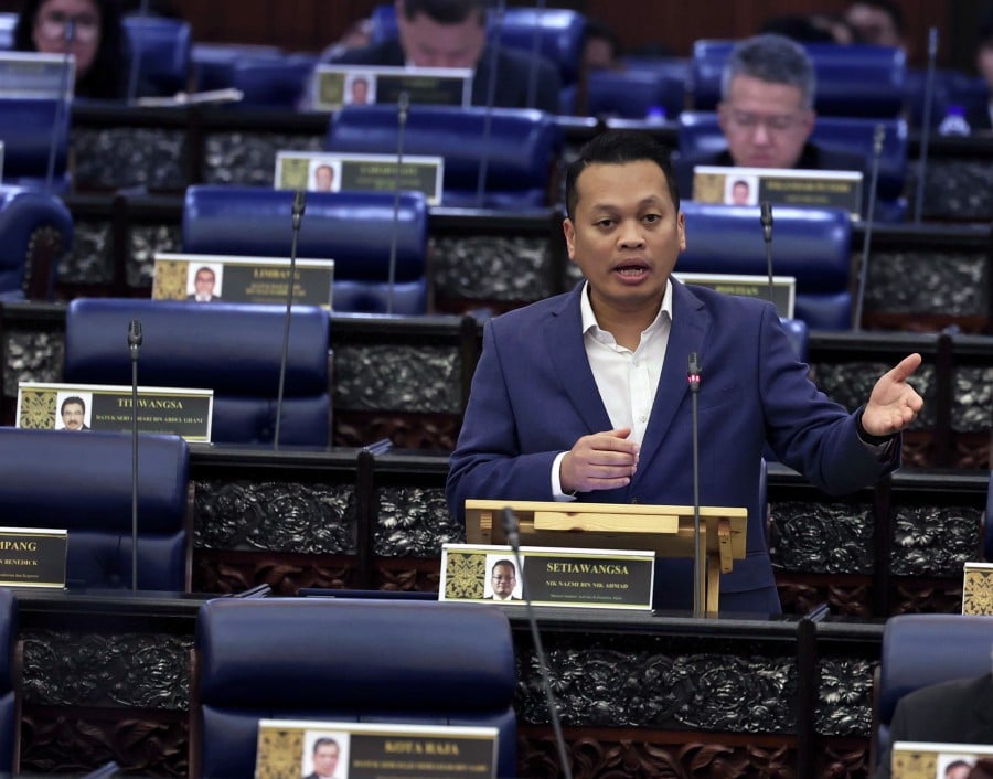  Natural Resources and Environmental Sustainability Minister Nik Nazmi Nik Ahmad said a letter of reminder to comply with the moratorium on the export of non-radioactive rare earth elements (NR-REE) had been issued to all state governments on March 6. — FotoBernama