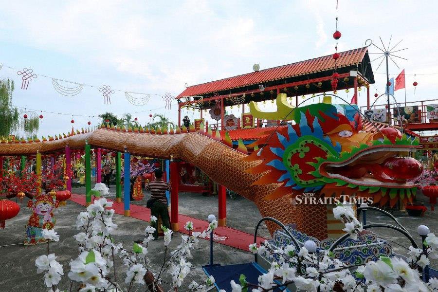 ALOR SETAR - A replica of a dragon has been built at the Cultural Heritage Village of the San Sheng Welfare Organisation as part of efforts to celebrate the Year of the Dragon in conjunction with the upcoming Chinese New Year celebration on Saturday (February 10). -- BERNAMA PIC