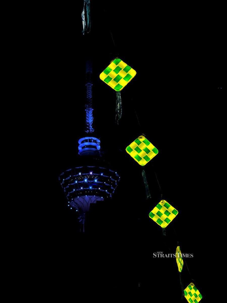 KUALA LUMPUR: Ketupat-themed lights adorning Jalan Dang Wangi in preparation for the upcoming Hari Raya Aidilfitri. -- NSTP/EFFENDY RASHID