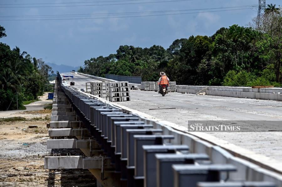 MARANG: The construction work on the East Coast Rail Link (ECRL) project in Terengganu has reached 80.28 per cent as of February. - BERNAMA PIC
