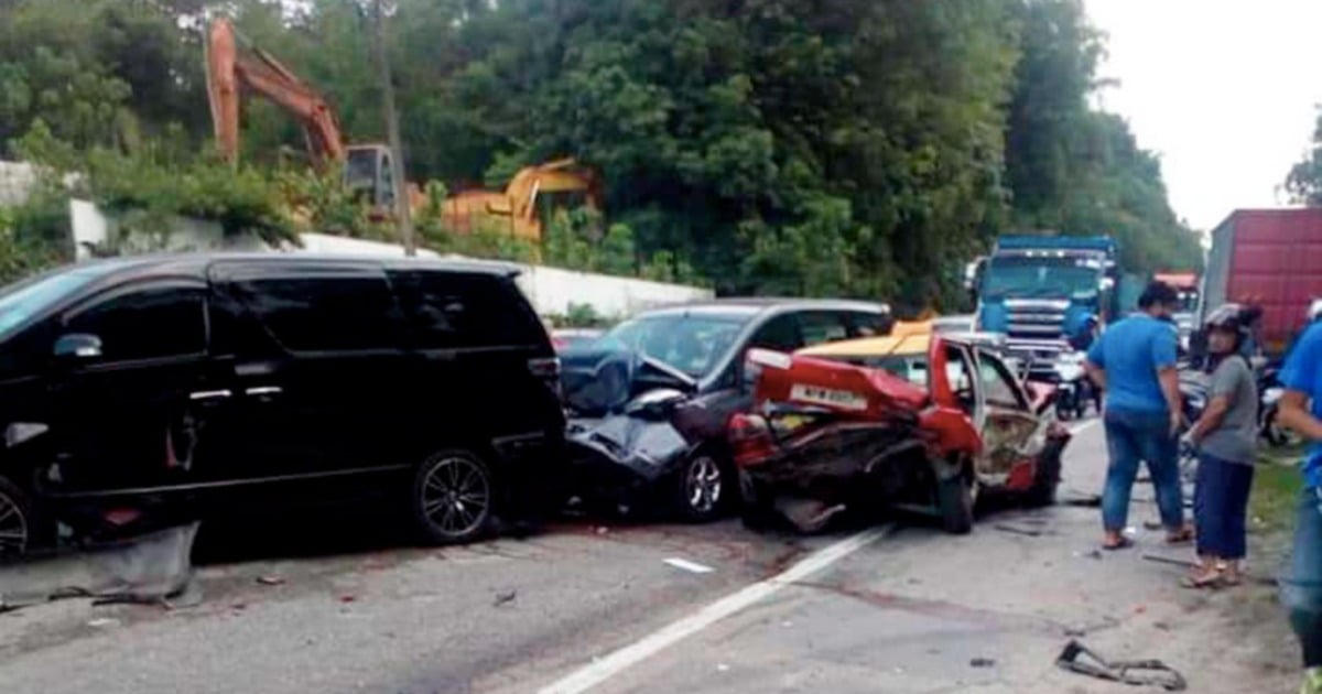 2 injured in 12 vehicle pile-up in Nilai | New Straits Times