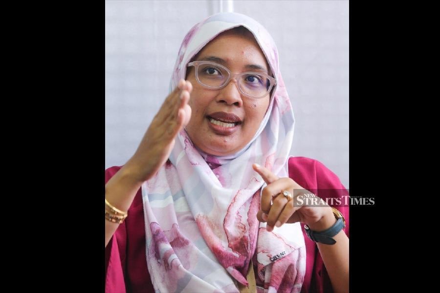 Dr Nor Shahidah Mohd Nazer, an expert in Geological Engineering and Soil Mechanics from Universiti Kebangsaan Malaysia (UKM), said that China is currently facing serious issues related to water and air pollution, loss of biodiversity and public health problems. - NSTP file pic