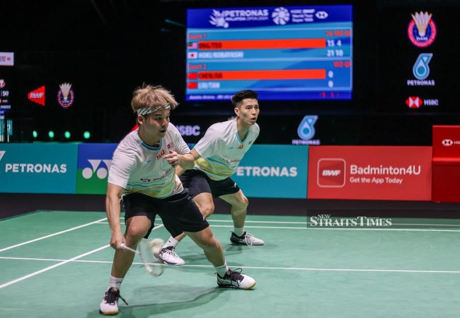 Despite the resounding cheers from the fans at Axiata Arena, Yew Sin-Ee Yi suffered a 21-15, 21-9 loss to world No. 7 Hoki-Kobayashi, marking their eighth defeat in 10 meetings. NSTP/ASWADI ALIAS