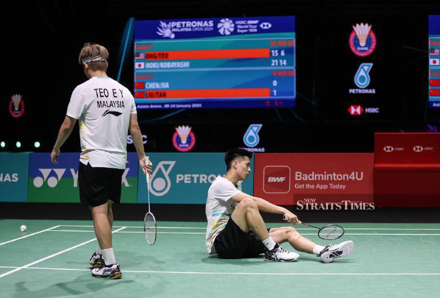 Ong Yew Sin-Teo Ee Yi failed to live up to their top billing at the German Open today as they were defeated 21-5, 21-15 by China's world No. 14 Ren Xiang Yu-He Ji Ting in just 34 minutes. - NSTP File pic