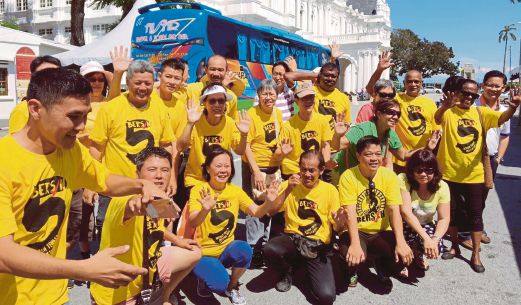 Some of the Bersih 5 members converge at Padang Kota Lama, Georgetown in Pulau Pinang. Pix by RAMDZAN MASIAM.