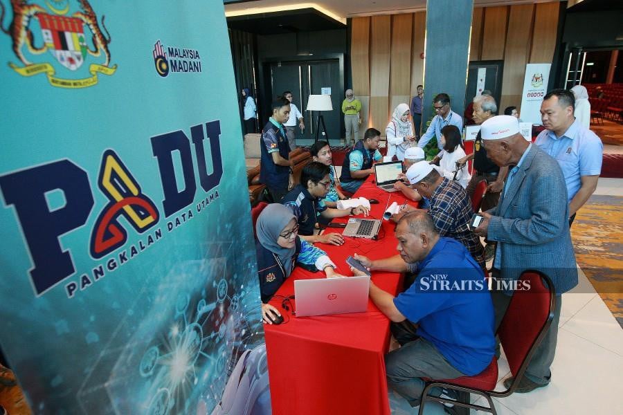 The Central Data-base Hub (Padu) is more than just a tool to record people’s income data “for subsidies and assistance”, said Chief Statistician Datuk Seri Dr Mohd Uzir Mahidin. - NSTP / FAIZ ANUAR