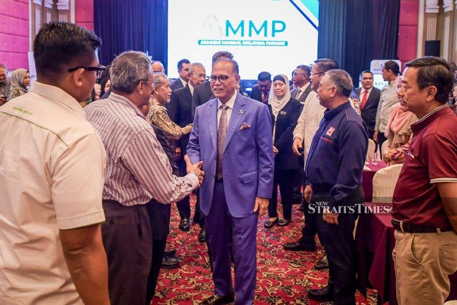 Pahang MB Datuk Seri Wan Rosdy Wan Ismail at the launch of Malaysia Mineral Academy Pahang (AMMP).- NSTP//LUQMAN HAKIM ZUBIR