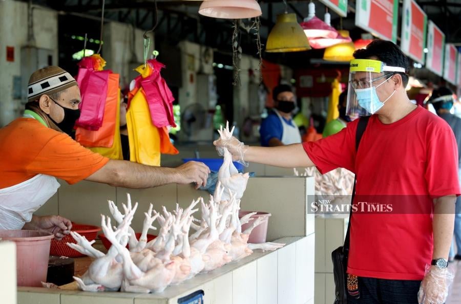 The prices of goods at the Selayang wholesale market are reported to be under control. -NSTP/ROHANIS SHUKRI.