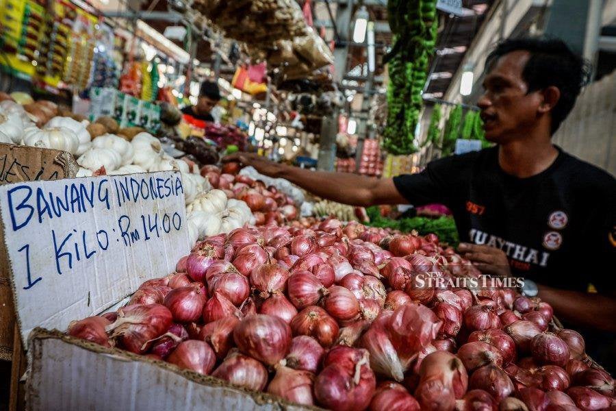 The Price Stabilisation Committee for Sabah, Sarawak, and the Federal Territory of Labuan has agreed to conduct a study on price stabilisation of goods and services for all three regions. - NSTP/ASYRAF HAMZAH