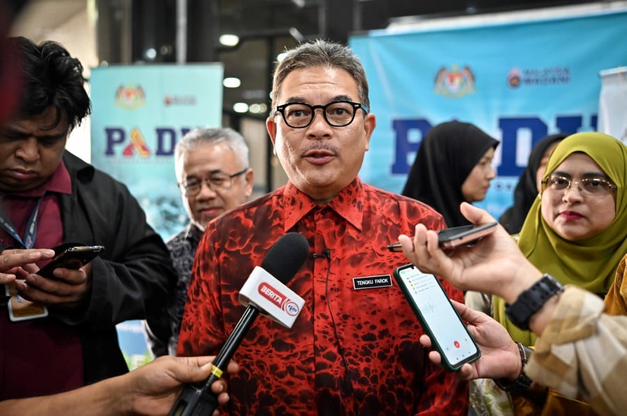 State Government Secretary, Tengku Seri Bijaya Raja, Datuk Seri Tengku Farok Hussin Tengku Abdul Jalil said the payment of bonuses to civil servants involving a total allocation of approximately RM28.9 million will be done in accordance with the recommendations of the Federal Government. BERNAMA PIC