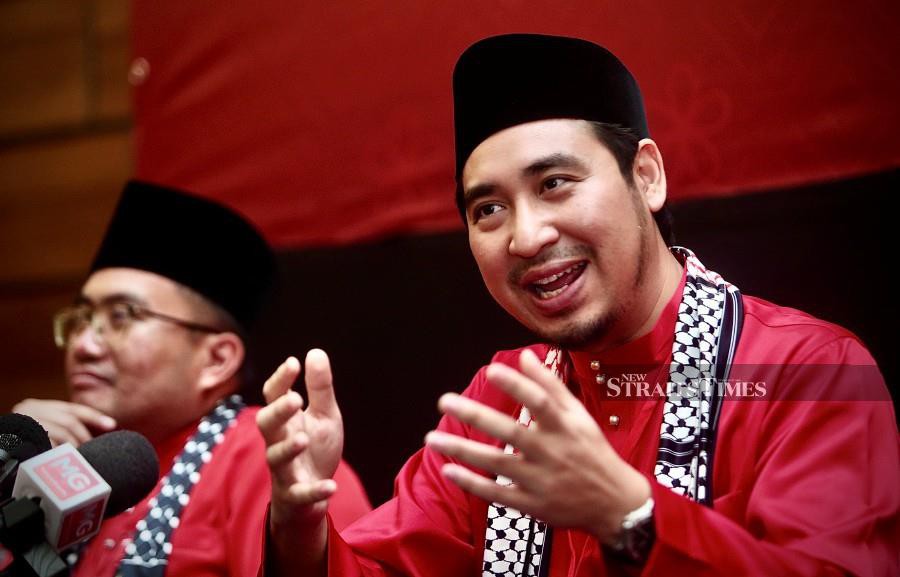 Machang member of parliament (MP) Wan Ahmad Fayhsal Wan Ahmad Kamal today claimed that all Parti Pribumi Bersatu Malaysia (Bersatu) MPs had been approached to pledge their support for Prime Minister Datuk Seri Anwar Ibrahim and his unity government. NSTP/AZHAR RAMLI