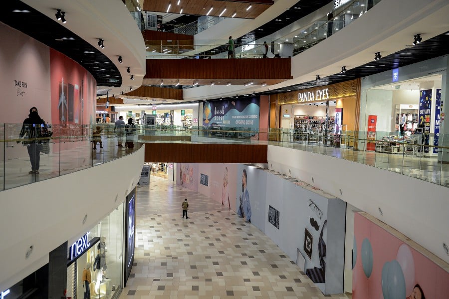 '30 pct of shops at malls have closed; 300,000 workers lost jobs over ...