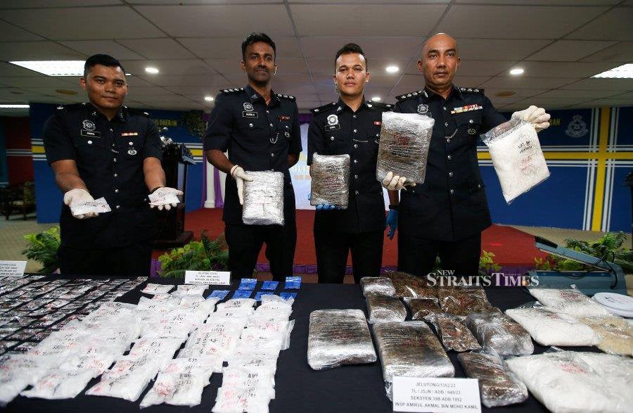 Police Bust Drug Trafficking Syndicate With Arrest Of 6 Family Members ...