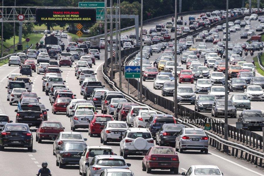 PLUS Malaysia Berhad (PLUS) is anticipating 2 million vehicles to travel using PLUS highway per day on peak days in conjunction with the Aidilfitri holiday period. - NSTP/DANIAL SAAD