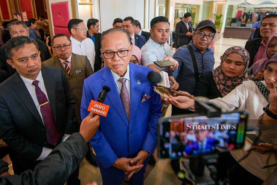 Wan Rosdy telling reporters that the ‘Skim Pelombong Kecil (SPK)’ or small scale mining scheme was introduced by the Pahang government in 2022 to ‘legalise’ mineral mining operations on private land across the state.- NSTP//LUQMAN HAKIM ZUBIR