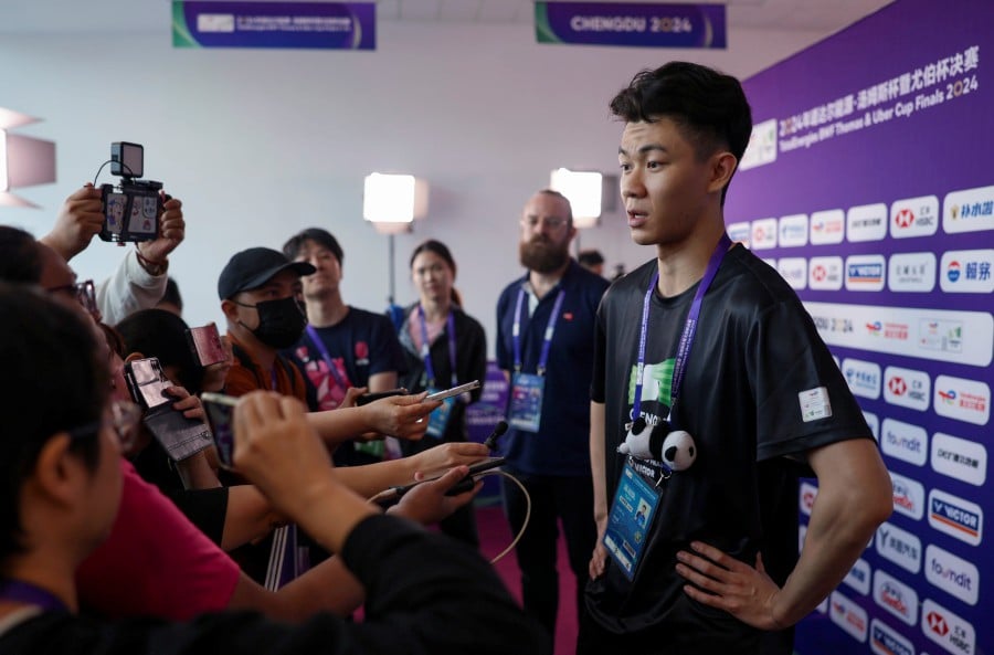 Professional men’s singles shuttler, Lee Zii Jia, is determined to put the current situation in men’s singles camp at the back of his mind ahead of the Thomas Cup 2024 Group D opener against Hong Kong in Chengdu, China, tomorrow morning. BERNAMA PIC