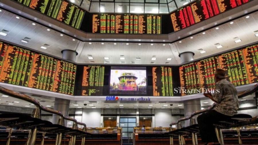 Bursa Malaysia saw a slight dip during the morning trading session, attributed to profit-taking activities in blue chip stocks after a recent rally. (Bernama pic)