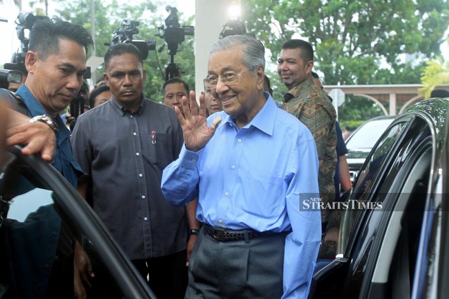 Tun M Anwar Crazy For Pm Post New Straits Times Malaysia General