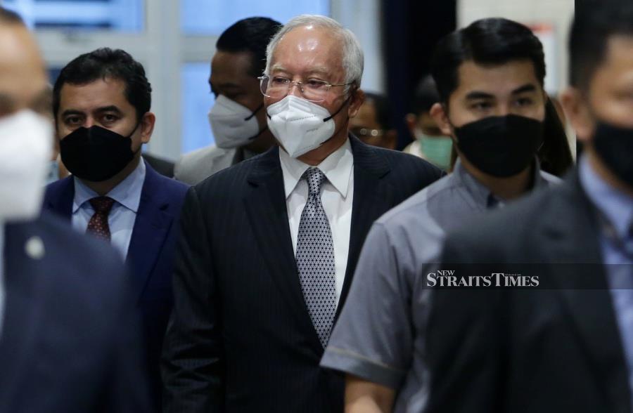 Datuk Seri Najib Razak seen leaving the Federal Court during a break of proceedings in Putrajaya. - NSTP/MOHD FADLI HAMZAH