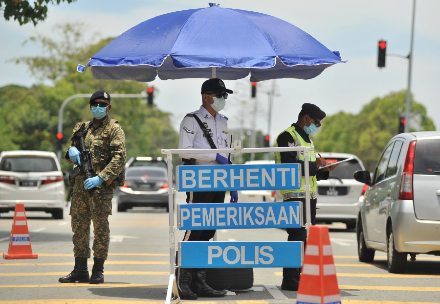 Describing the increasing figures as worrying, Mentri Besar Datuk Seri Wan Rosdy Wan Ismail said the state government will not hesitate to implement strict measures including the MCO if the Covid-19 situation does not show any improvement. - Bernama photo.