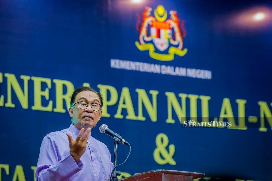 Prime Minister Datuk Seri Anwar Ibrahim said the independent centre within the World Economic Forum global ecosystem would play a crucial role in driving the advancement of the digital economy in Malaysia. - NSTP/ASYRAF HAMZAH