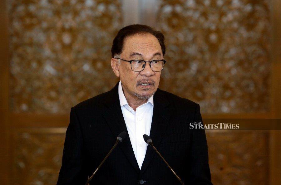 Prime Minister Datuk Seri Anwar Ibrahim acknowledged today that some members of his initial cabinet faced challenges adapting to their new roles. - NSTP/MOHD FADLI HAMZAH