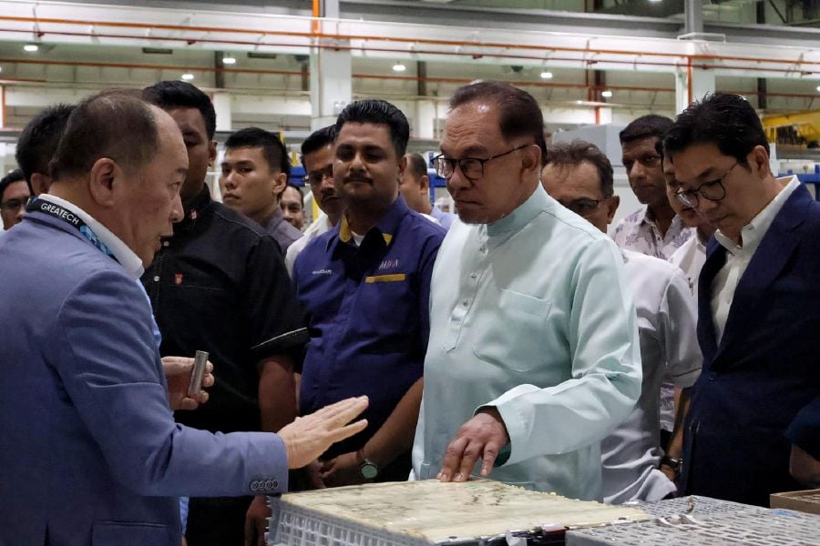 Prime Minister Datuk Seri Anwar Ibrahim visited Greatech’s factory in Penang during his visit to the state yesterday, accompanied by Bayan Baru Member of Parliament Sim Tze Tzin. - Pic courtesy from Sim Tze Tzin Facebook