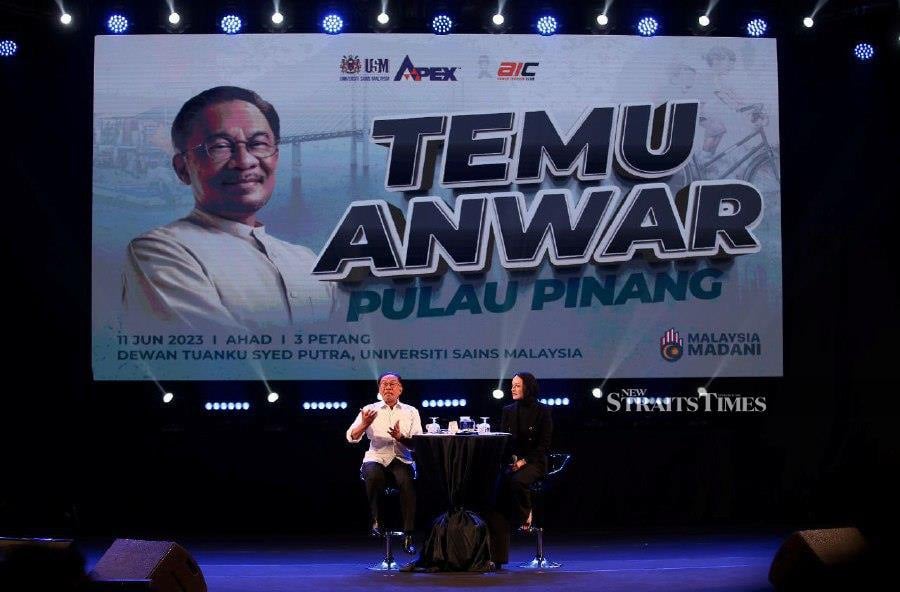 Scholarships for students pursuing studies in medicine, dentistry and pharmacy will continue, Datuk Seri Anwar Ibrahim said today. - NSTP/MIKAIL ONG