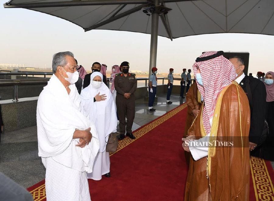 Prince Mishaal bin Majid bin Abdulaziz Al Saud, Governor of Jeddah, greeting Tan Sri Muhyiddin Yassin upon his arrival in Jeddah. - NSTP/ courtesy of PMO