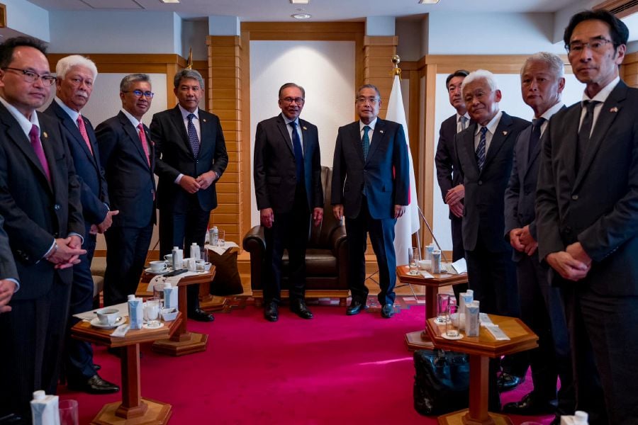 Prime Minister Datuk Seri Anwar Ibrahim , who led a Malaysian delegation for a series of one-on-one engagements with business leaders, also said he emphasised Malaysia's stability and conducive business environment. - Pic courtesy from Datuk Seri Anwar Ibrahim Facebook