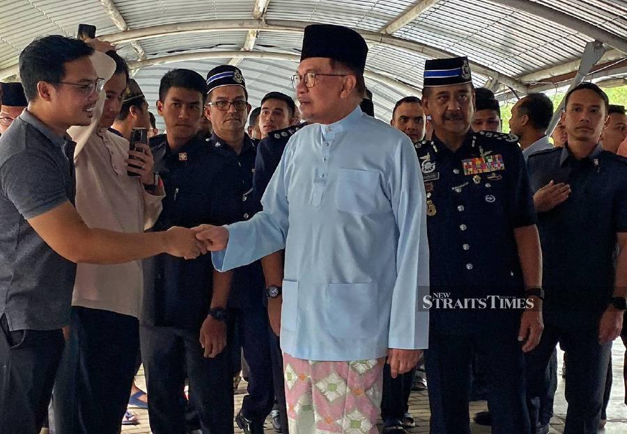 Prime Minister Datuk Seri Anwar Ibrahim has instructed the cabinet to follow up on four memoranda of understanding (MoUs) signed with Australian companies. - NSTP/MOHD FADLI HAMZA